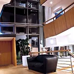 Strandhotel Seehof * 위버링겐